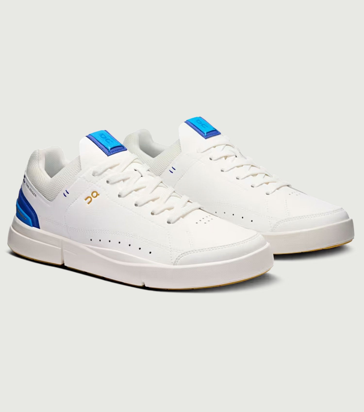 The Roger Centre Court White/Malibu - On Running