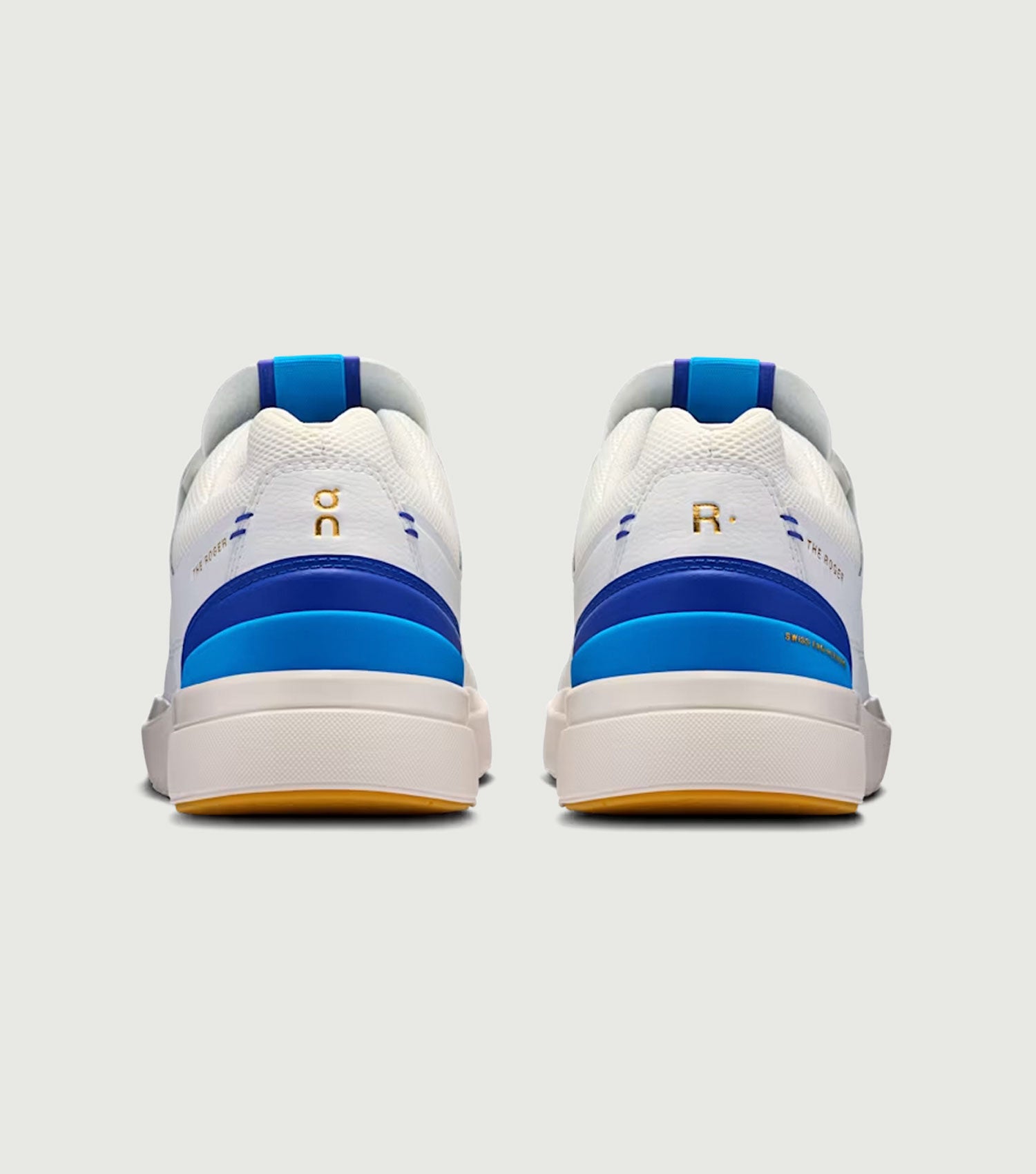 The Roger Centre Court White/Malibu - On Running