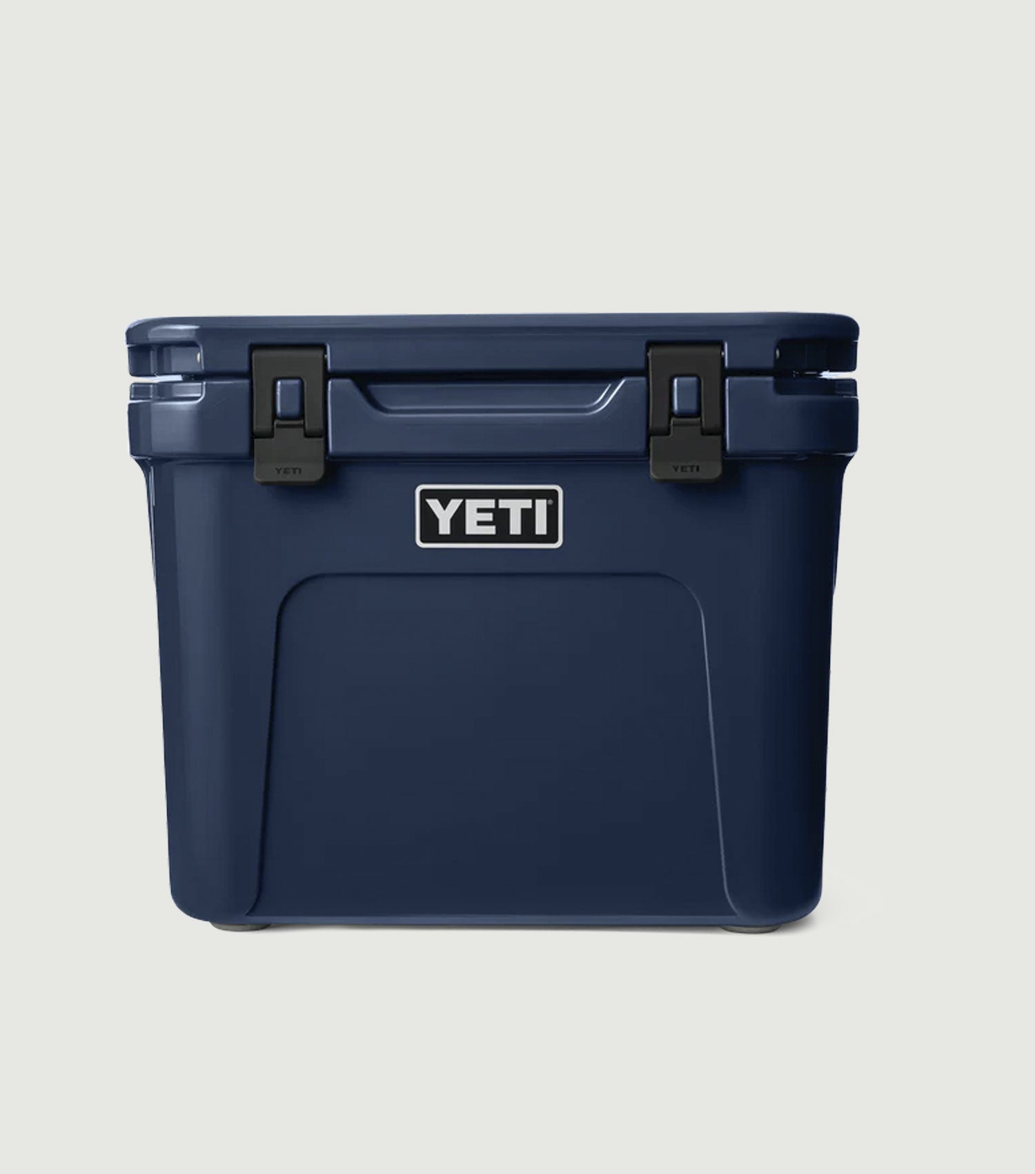 32 Wheeled Cool Box Navy - Yeti