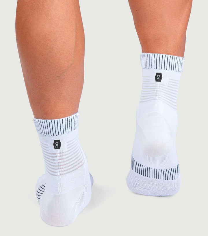 Ultralight Mid Sock 1 White/Black - On Running