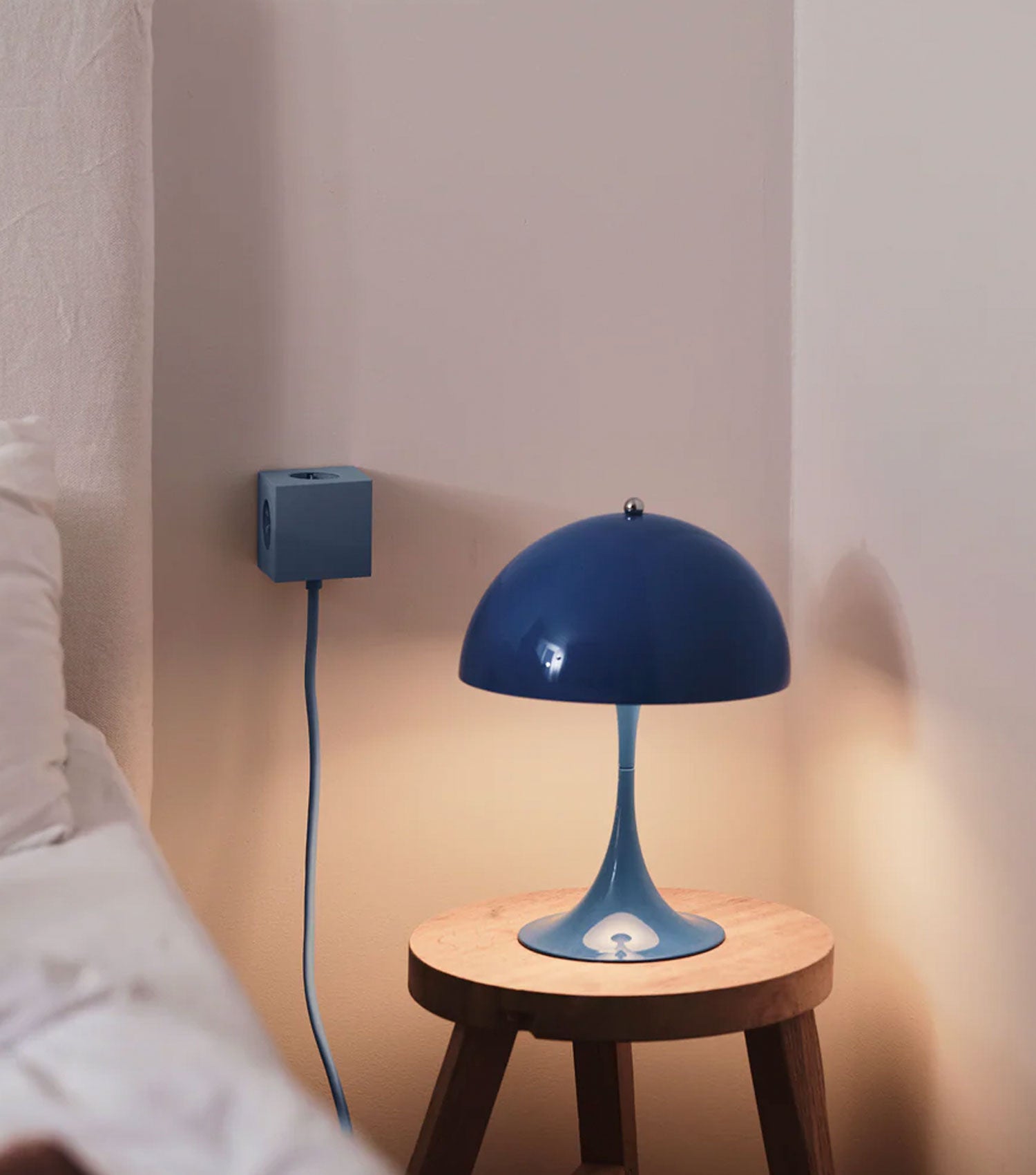 Square 1 USB-C (30W) / 1.8m Shark Blue - Avolt