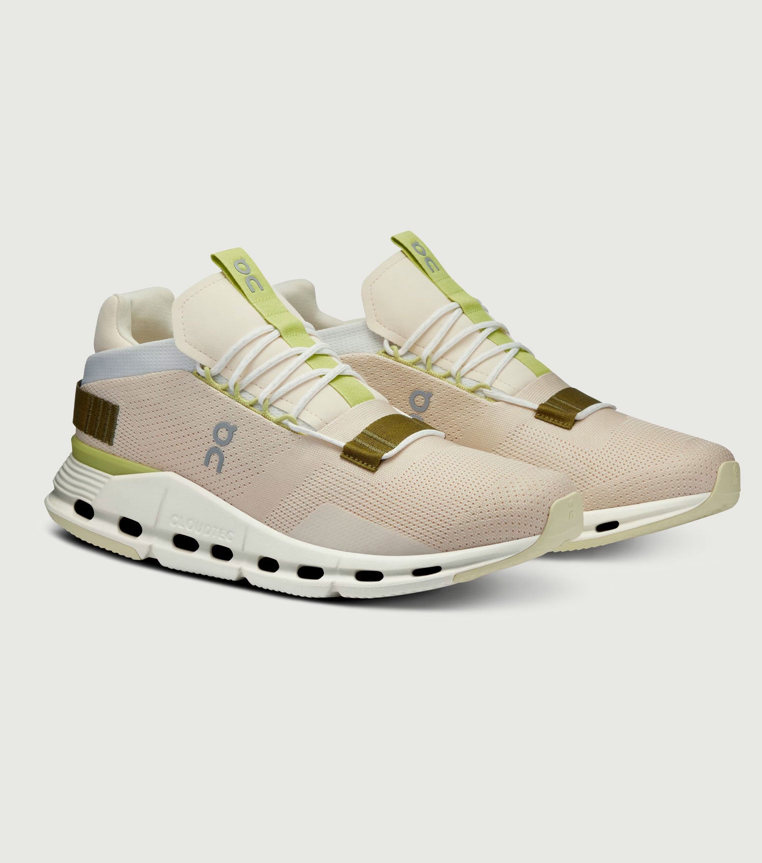 Cloudnova Sneaker Moon/Ice - On Running