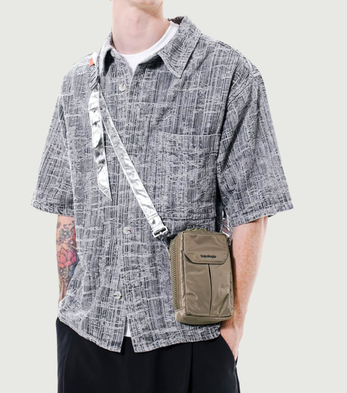 Utility Phone Utility Phone Sacoche Taupe – BLAW