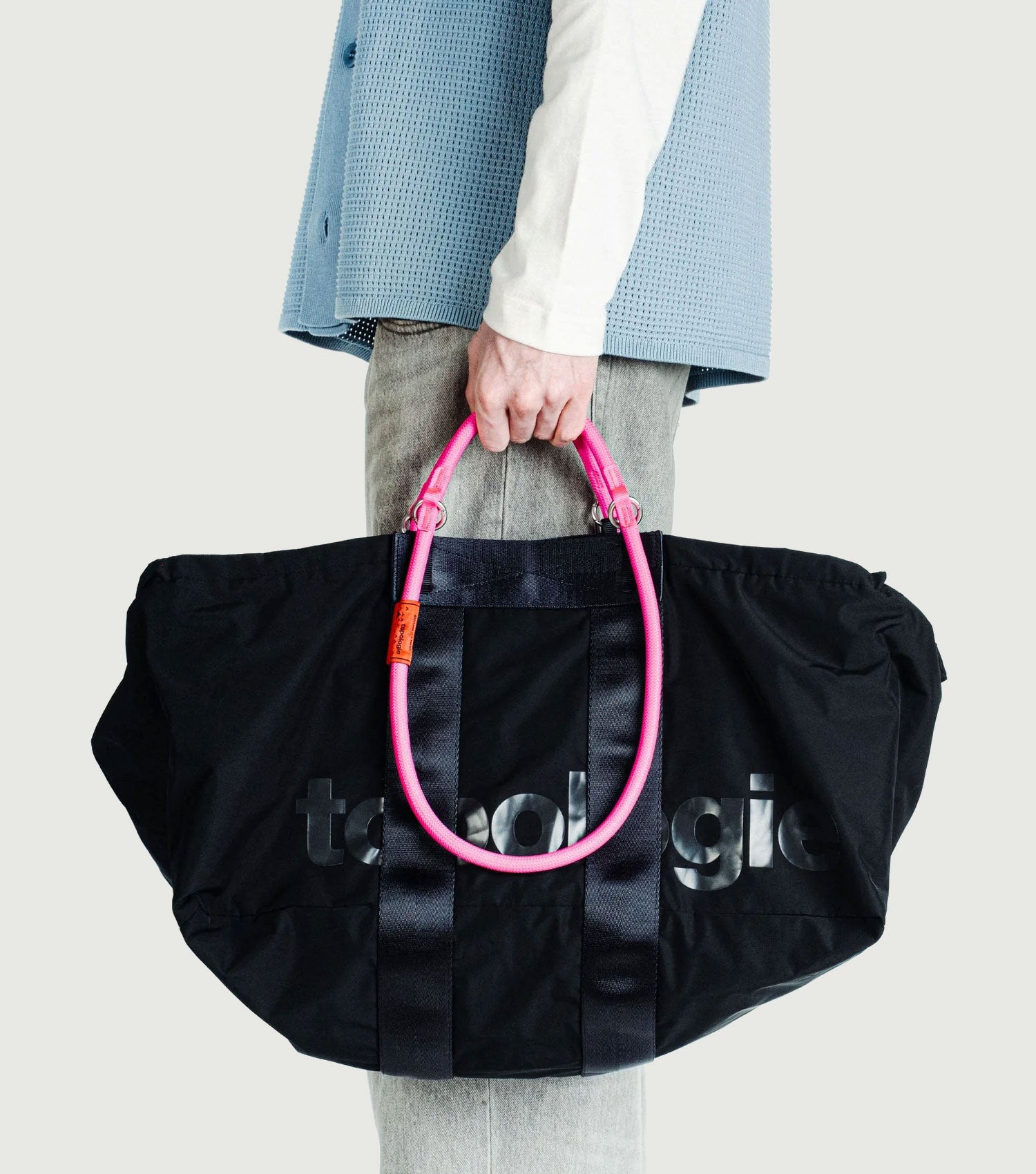 Summit Duffle Medium Black Tech – BLAW