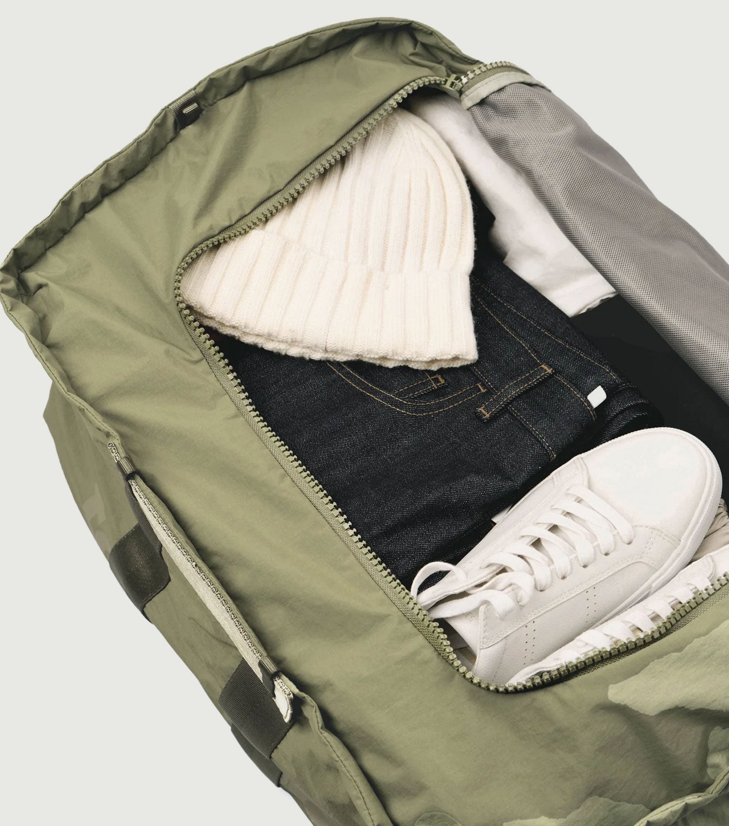 Summit Duffle Medium Black Tech – BLAW