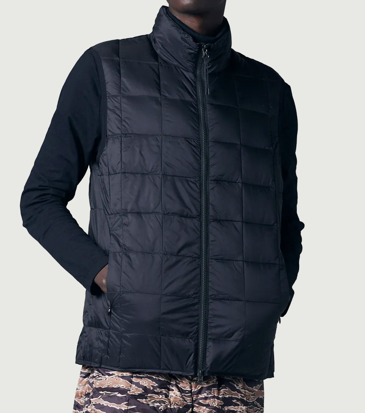 TAION Hi Neck W-Zip Down Vest Navy - model view 1